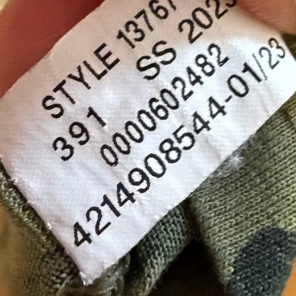 Under Armour tees - Picture 10 of 11